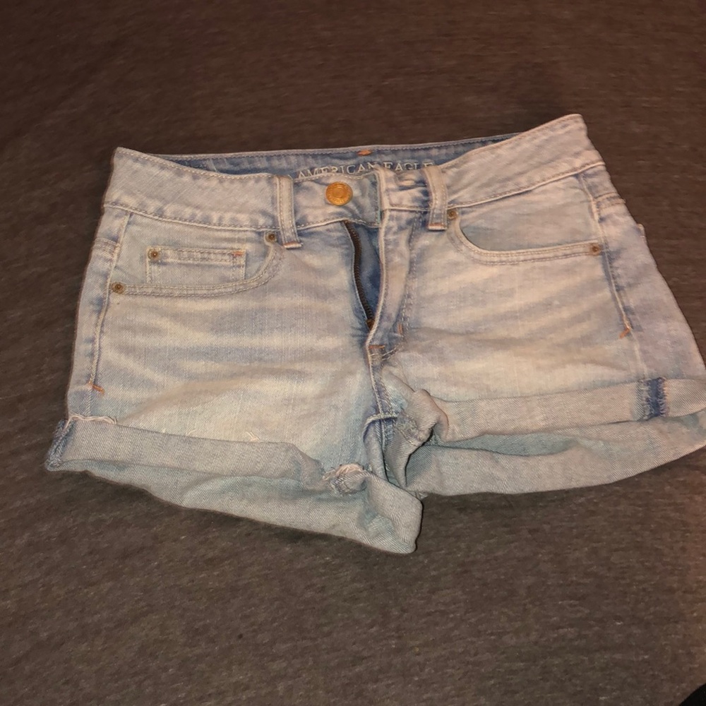 Light washed denim jeans